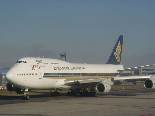 Boeing 747-412 / 9V-SMU / 1000. Boeing 747