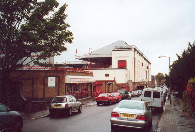 Haupttrib�ne in Highbury von aussen